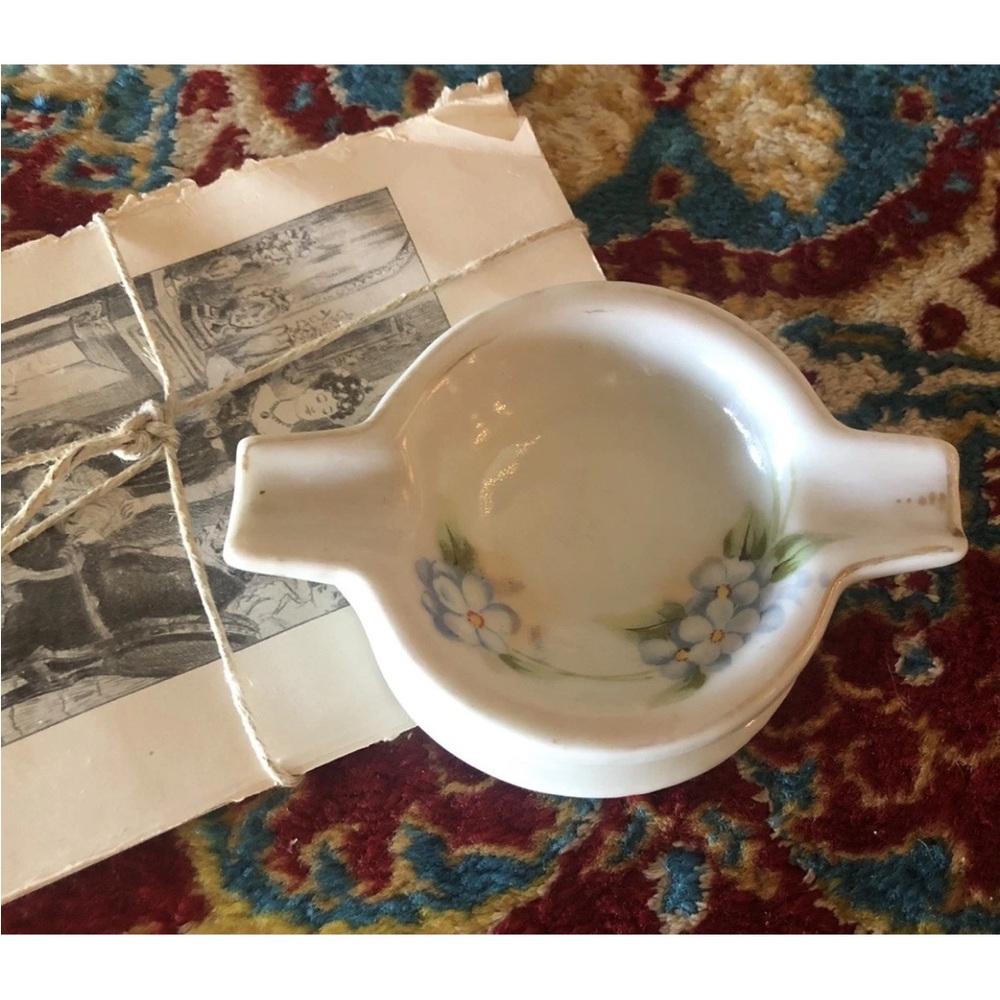 Vintage Nippon Ashtray Hand Painted Floral‎ 3.25x5x1.25